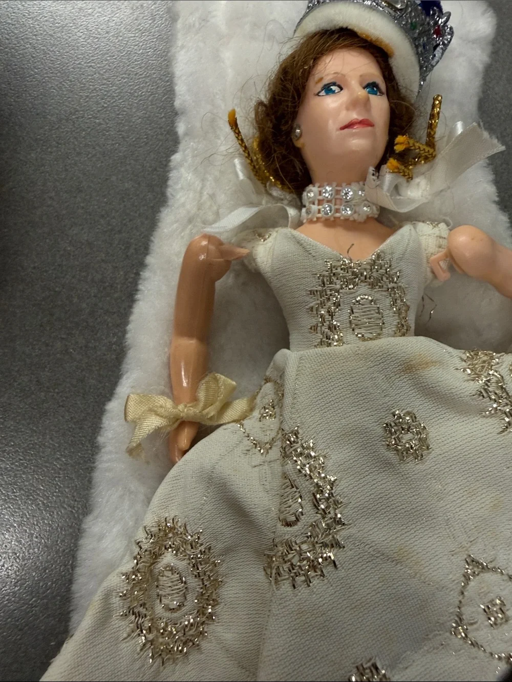 PEGGY NISBET DOLL  -   QUEEN ELIZABETH II State Robes DOLL